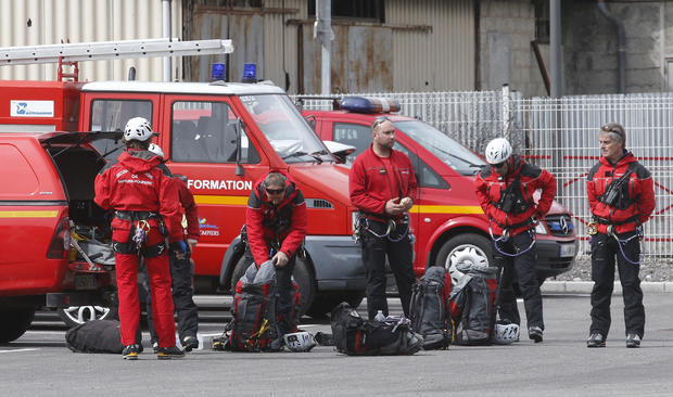 Germanwings Plane Crash - Deadly plane crash in French Alps - Pictures ...