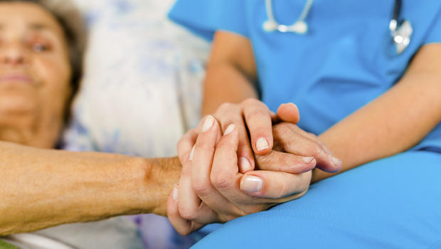 many-alzheimer-s-patients-not-told-their-diagnosis-cbs-news