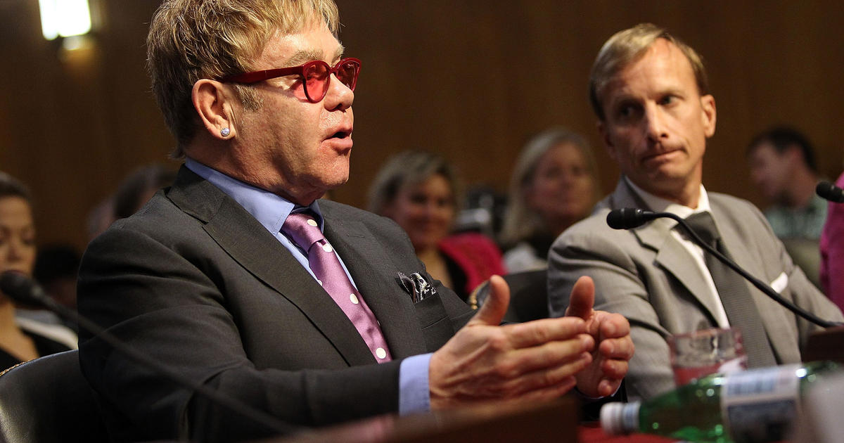 Elton John: U.S. Congress "has the power to end AIDS" - CBS News