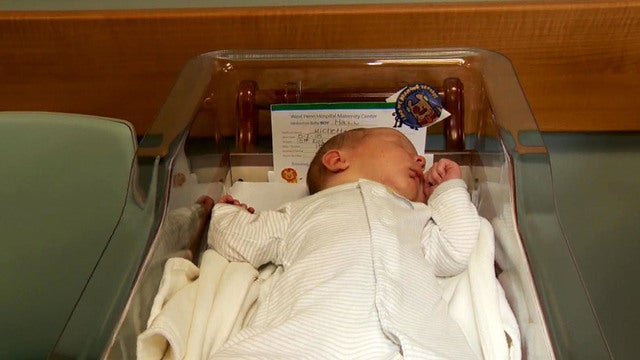 pittsburgh-mom-delivers-hospital-s-biggest-baby-ever-cbs-news