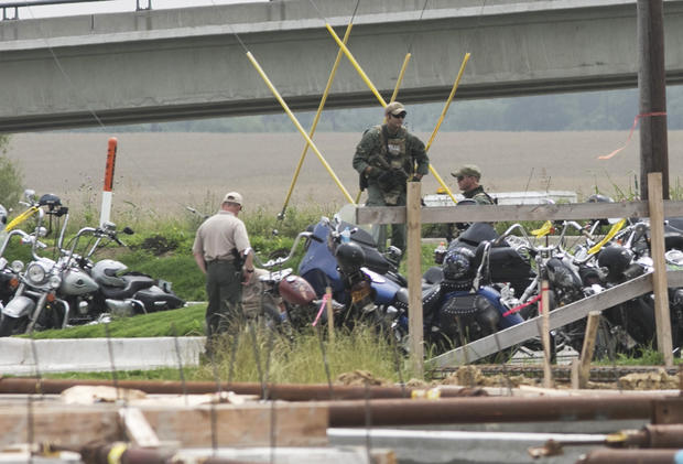 Waco biker gangs shootout - CBS News