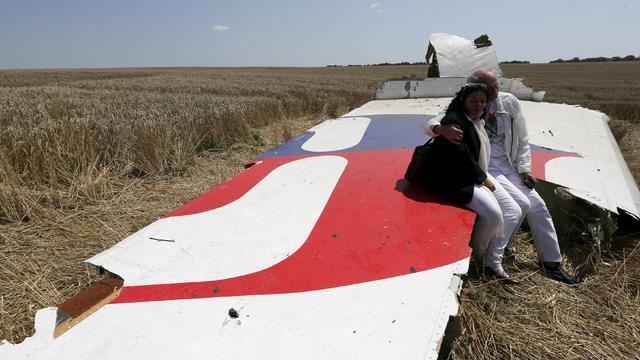 Malaysia Airlines Flight 17 News Pictures Videos Of Mh17 S Crash In Ukraine Cbs News