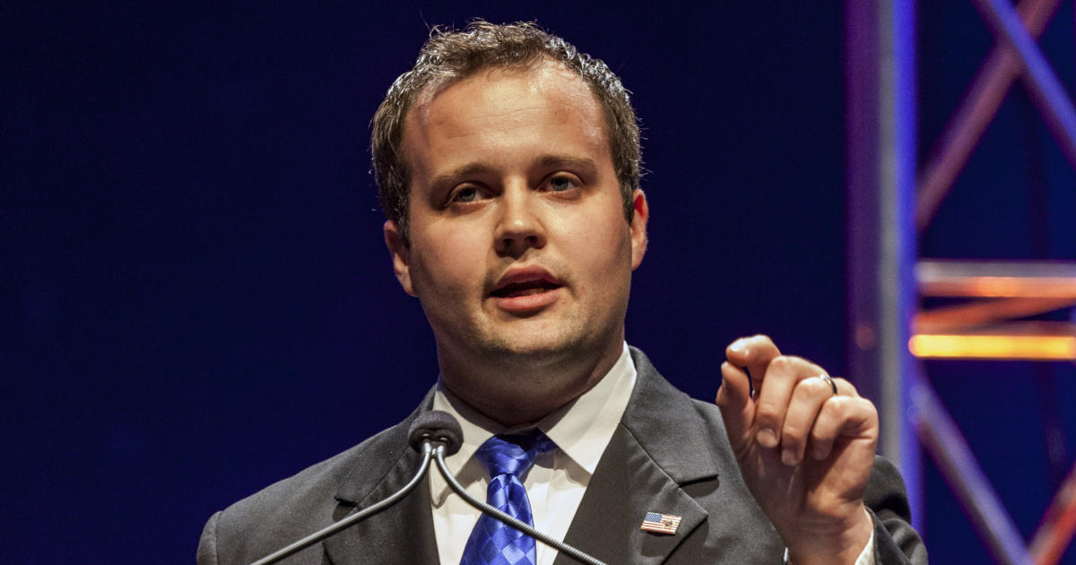 Josh Duggar, "19 Kids and Counting" star, facing child pornography charges in Arkansas