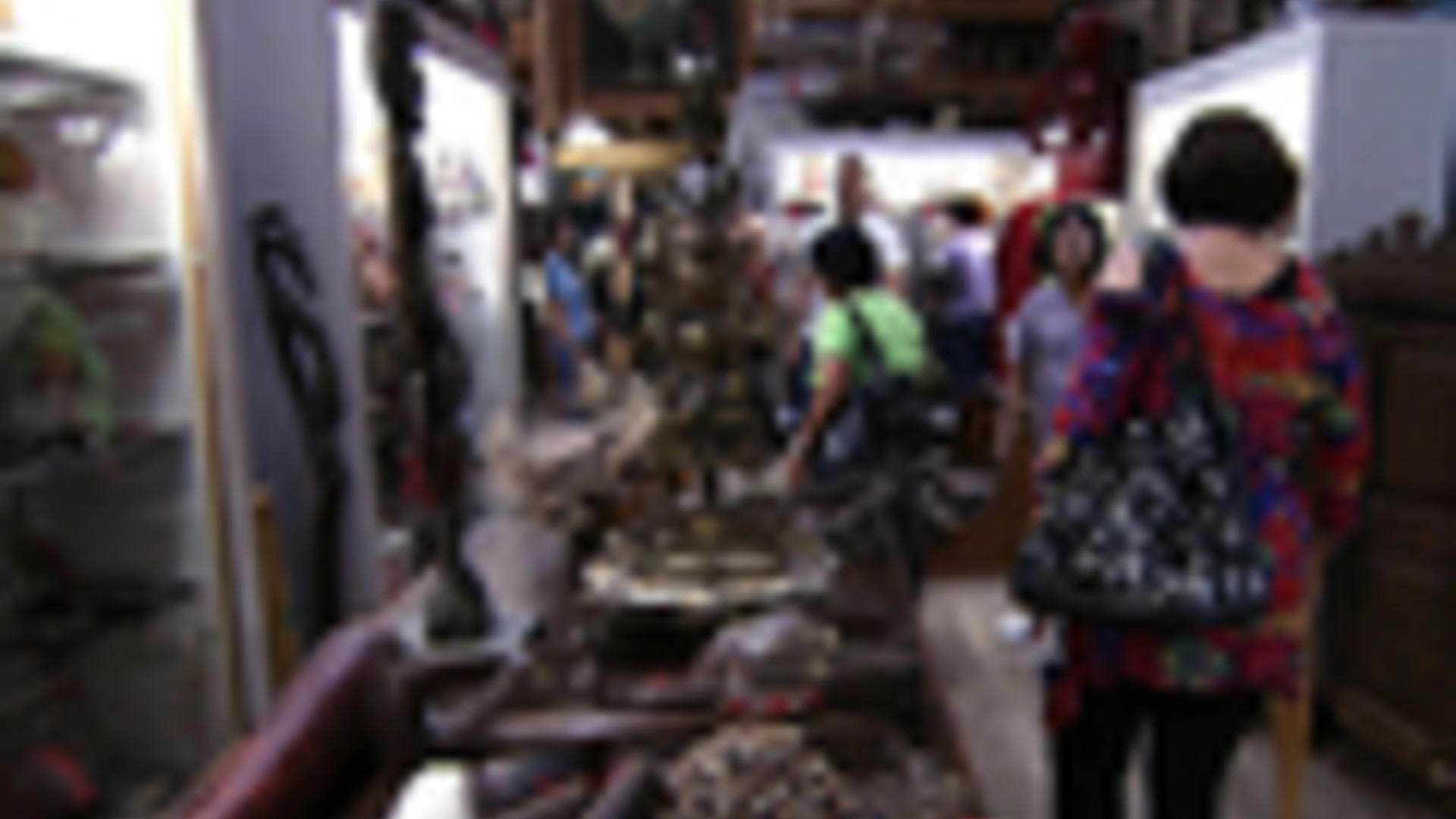 Wild West Auction Harrisburg Pa Puts 8 000 Items Up For Sale Cbs News