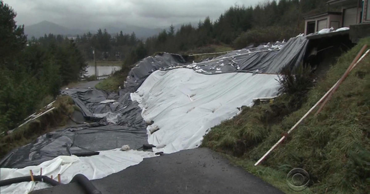 Landslide leaves Oregon residents on brink of disaster CBS News