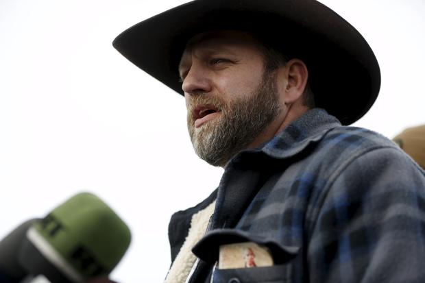 Ranchers Who Inspired Oregon Militia Standoff Report To Prison Cbs News 1132