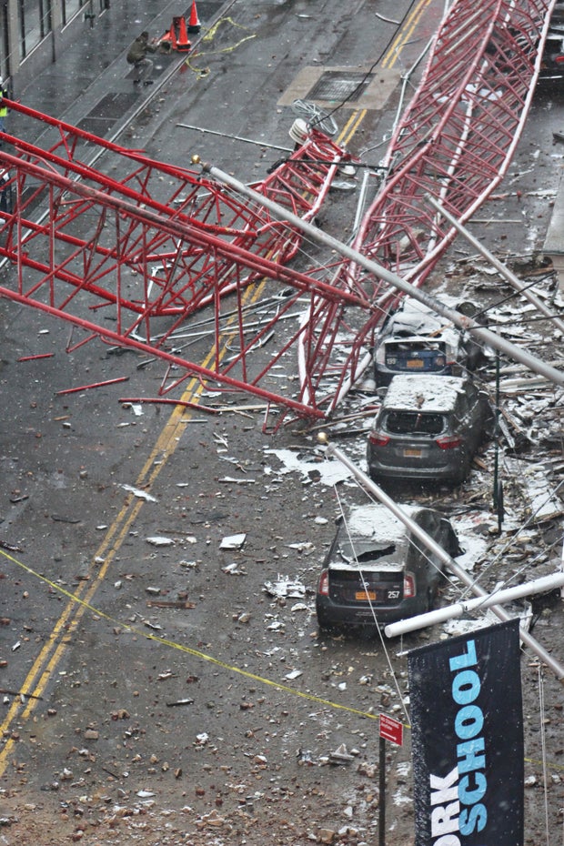Dramatic crane collapse in New York CBS News