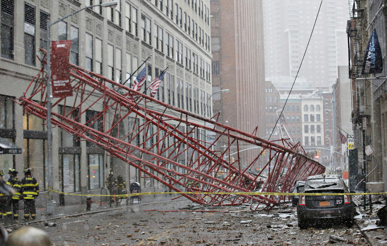 Dramatic crane collapse in New York CBS News