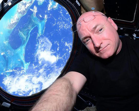 Scott Kelly - Astronaut Scott Kelly's Year in Space - Pictures - CBS News