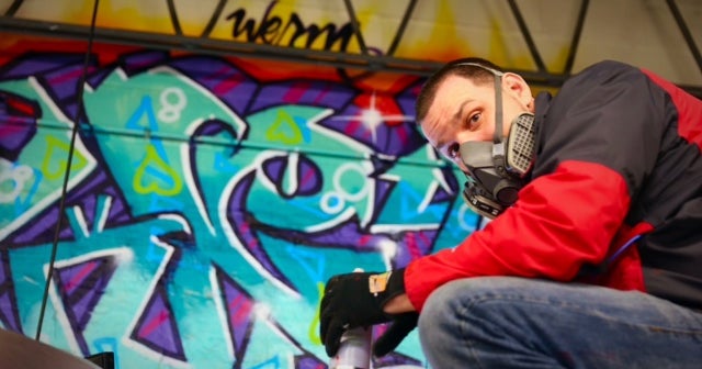 Chicago Graffiti Chicago Graffiti Eyesores Become Works Of Art Cbs News