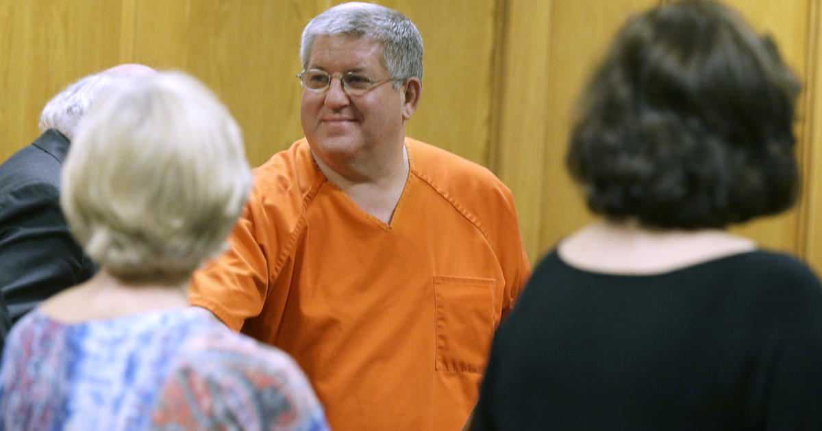 Bernie Tiede Mortician Whose Murder Case Inspired Film Bernie Returns To Court Cbs News 