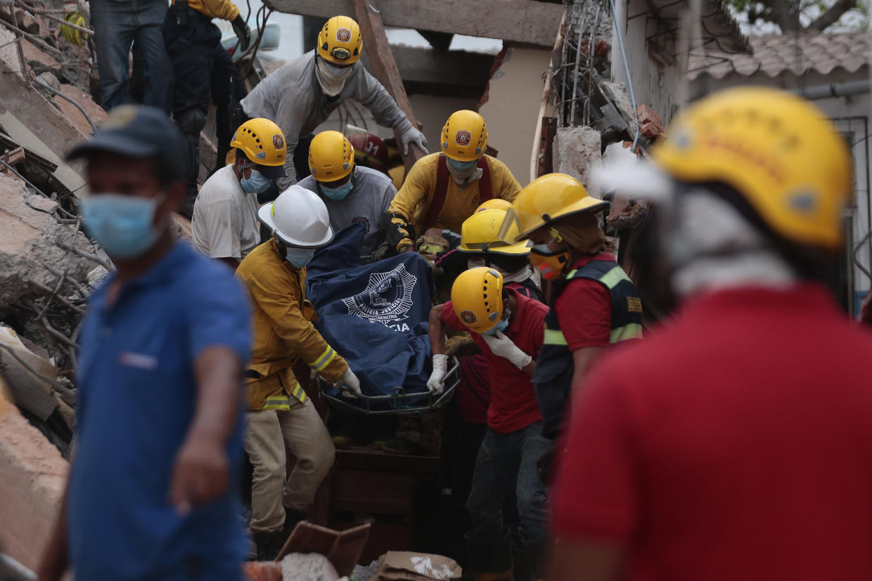 Ecuador quake Hundreds killed in Ecuador earthquake CBS News