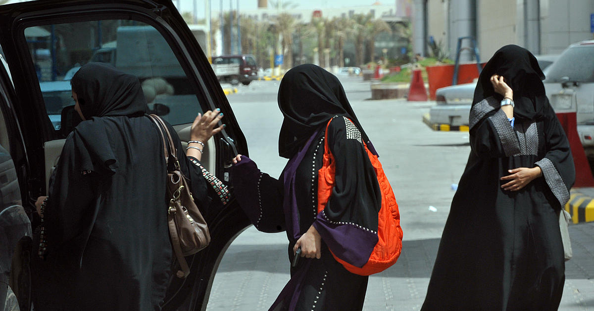 Nude young girls in Riyadh