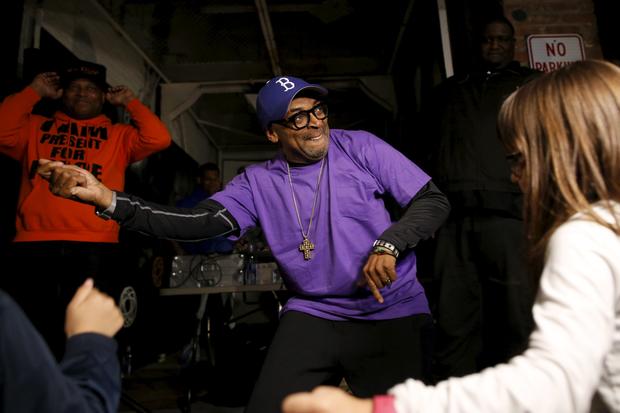 2016-04-22t015154z1211954799gf10000391637rtrmadp3people-prince.jpg