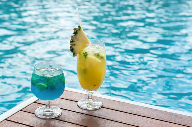 drinks cocktails pool 