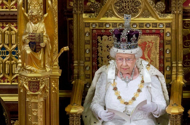 2016-05-18t115323z653562802lr1ec5i0x0onwrtrmadp3britain-politics-queen.jpg
