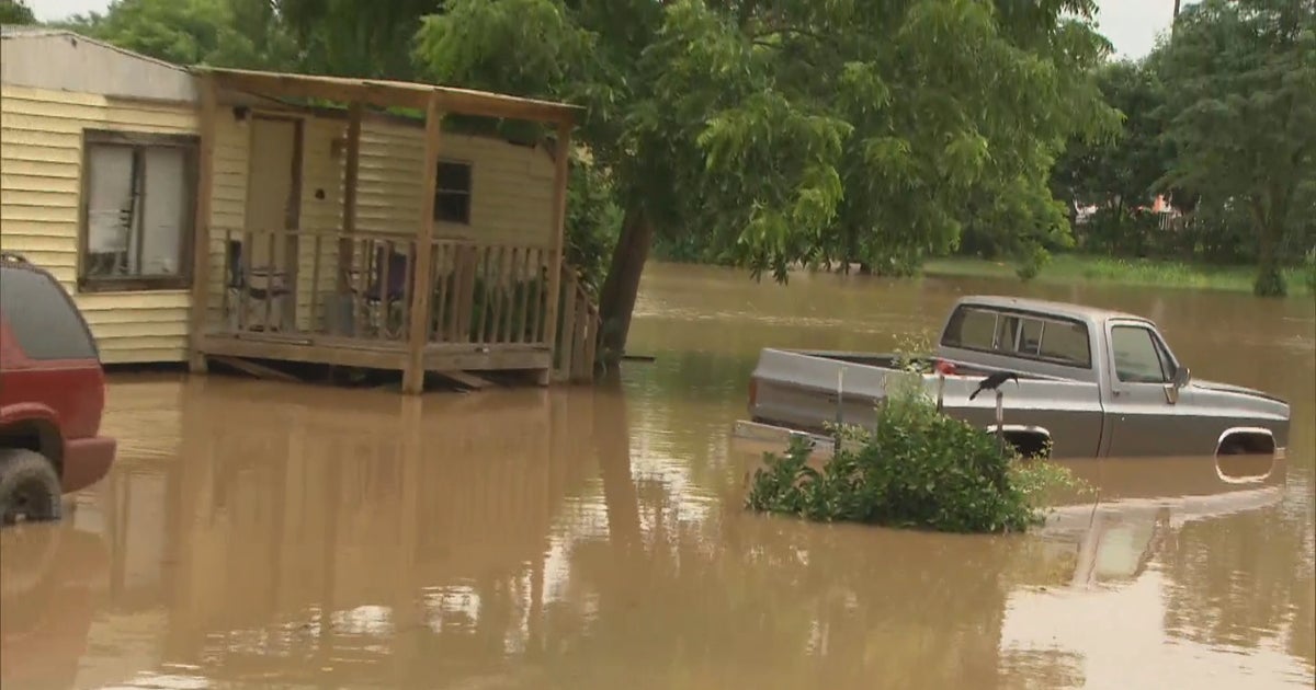 Texas floods force evacuations, Brazos River expected to reach record