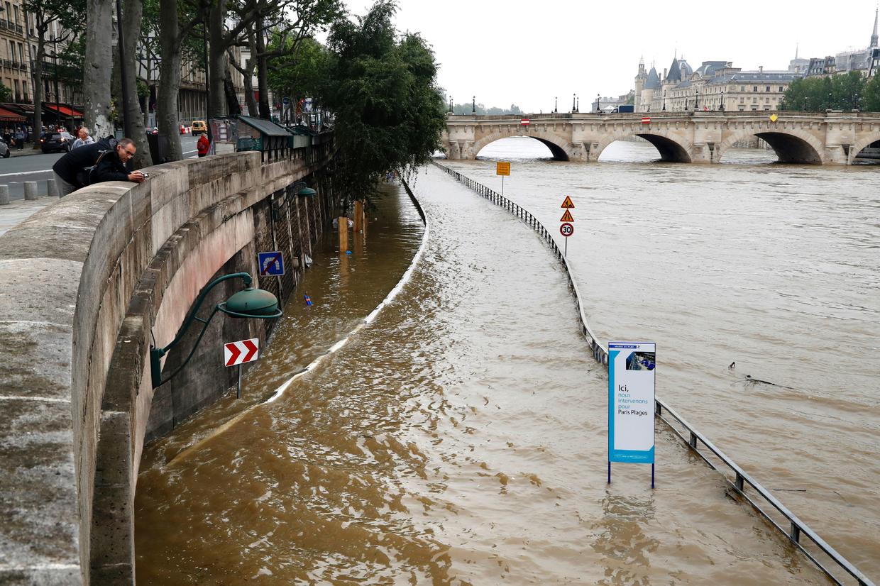 The Seine floods Paris CBS News