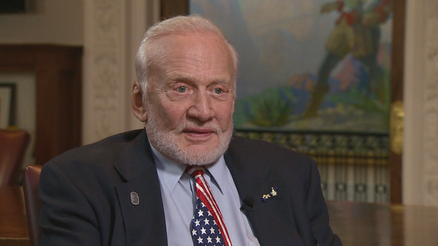 k8-buzz-aldrin-aircut-transferframe7124.png