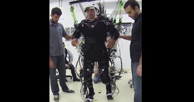Virtual Reality Brain Trianing Helps 8 Paralyzed People Regain Movement Cbs News
