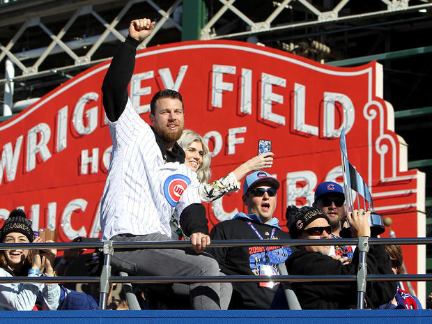 chicago-cubs-world-series-parade-gettyimages-621089756.jpg 