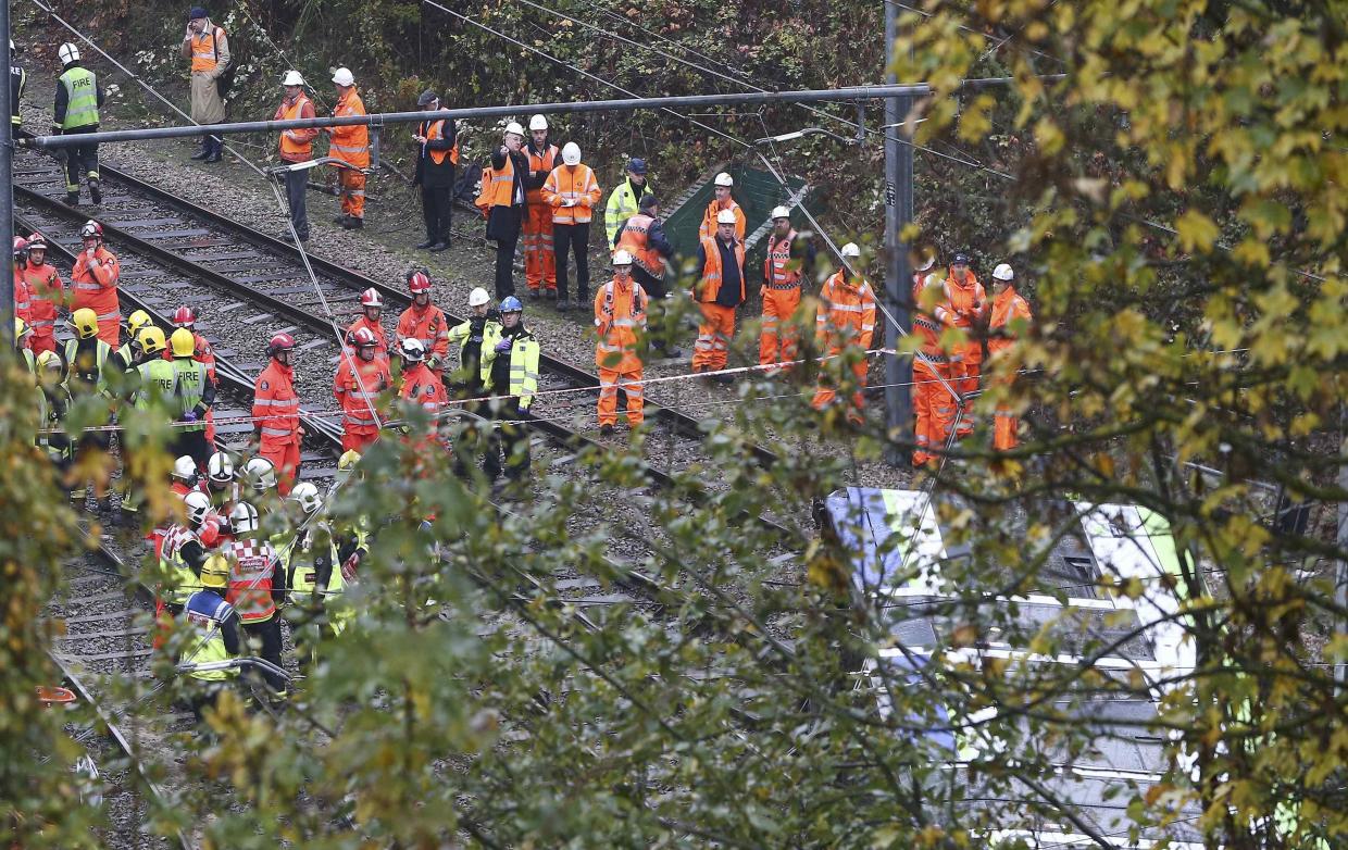 Croydon south London tram derailment leaves dead and injured near ...