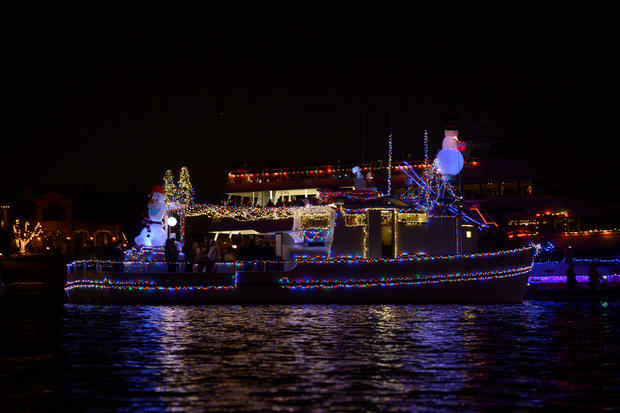 newport-beach-christmas-boat-parade - verified 