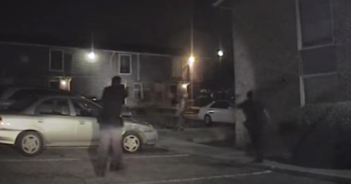 Video appears to show Fort Worth, Texas police shooting man as he walks ...