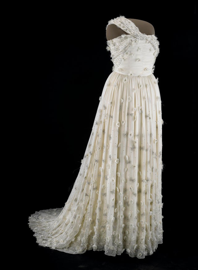 Smithsonian S First Ladies Collection Pictures Cbs News