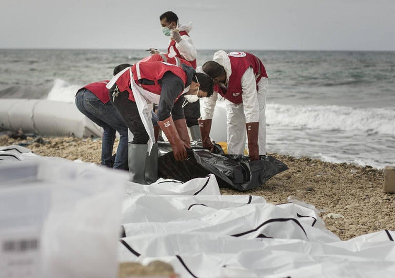 red-crescent-libya-migrants.jpg