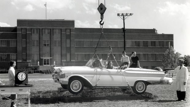 superglue-convertible-hoist-620.jpg