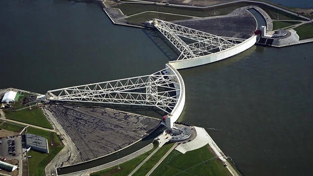 sea-barriers-rotterdam-620.jpg