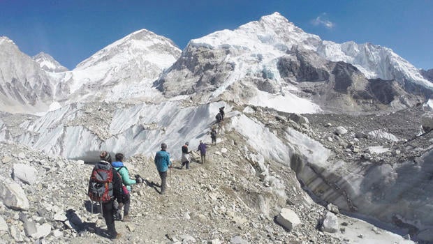 mount-everest-2016-ap-16143283077668.jpg