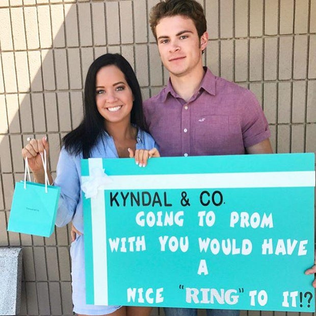 kentbrady15-he-mightve-waited-until-the-day-before-but-it-was-completely-worth-it.jpg 