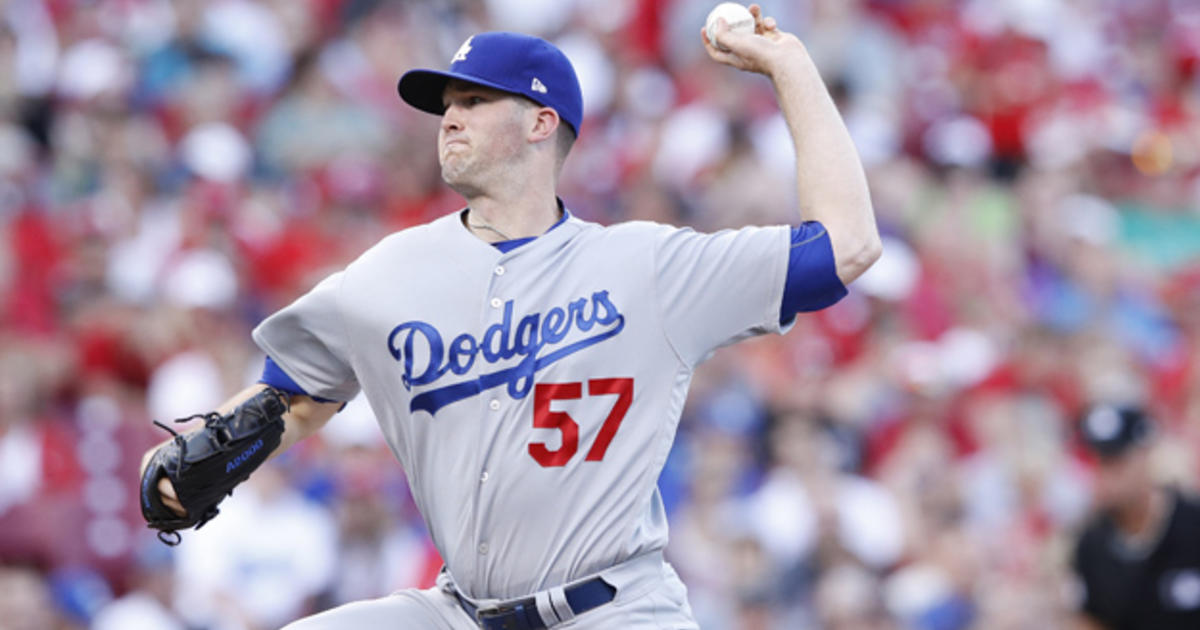 Alex Wood Goes 7 0 As Dodgers Down Reds 3 1 Cbs Los Angeles