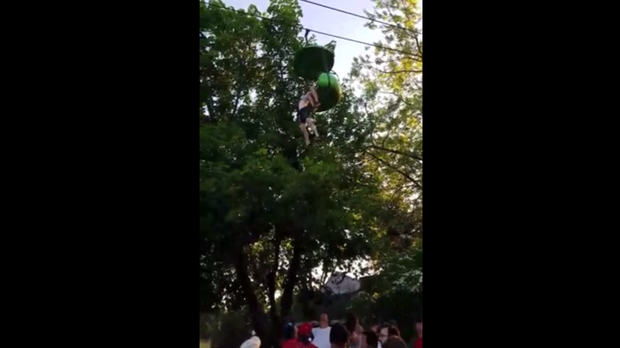 six-flags-great-escape-girl-falls-2017-6-24.png