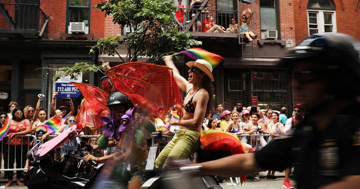 nyc gay pride parad 2017