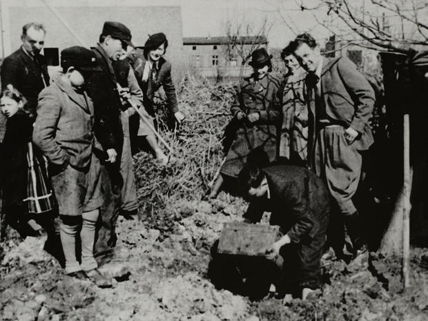 Lodz Ghetto Pictures From Inside A Nazi Controlled Ghetto - 