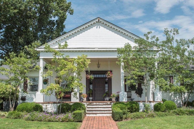 10 Celebrity Owned Homes For Sale Cbs News