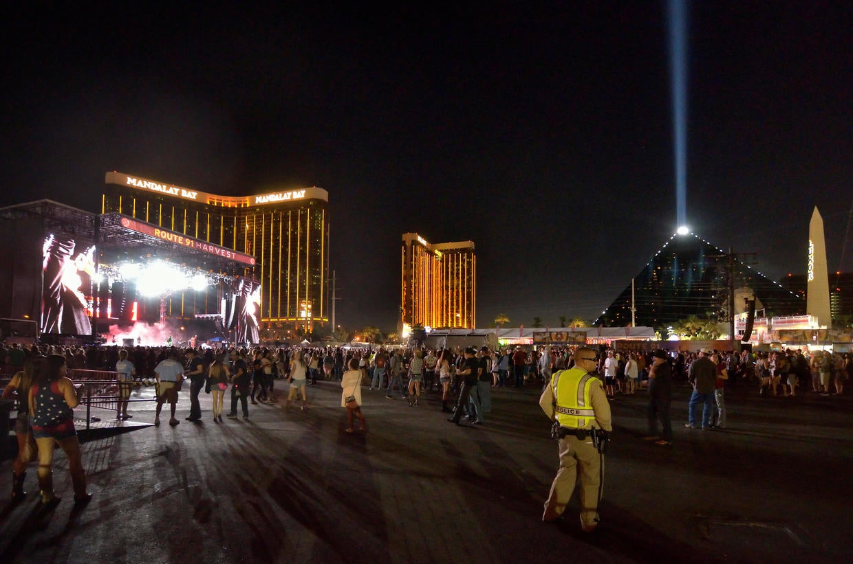 Las Vegas shooting Las Vegas shooting near Mandalay Bay leaves dead