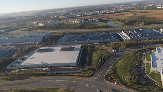 cloud-computing-aerial-view-of-loudon-county-va-data-centers-620.jpg