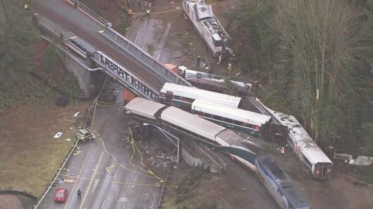 Chaos of Washington state train derailment heard in newly released 911