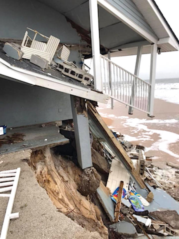 beach home collapse 10 