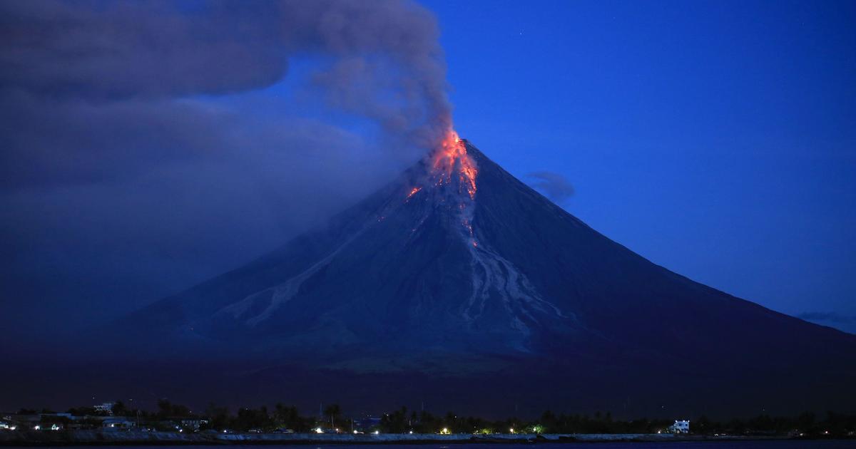 Philippines Mayon volcano forces more evacuations as lava shoots