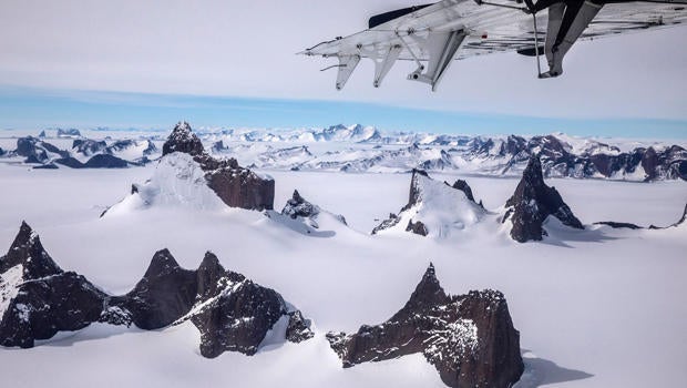 antarctica-north-face-nat-geo-wolfs-jaw-620-20171204008.jpg
