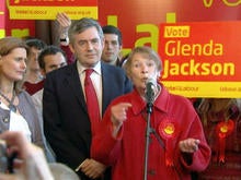 glenda-jackson-campaigning-for-labour-party-seat.jpg