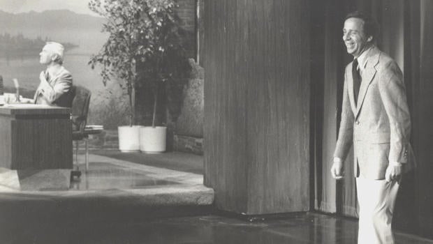 peter-lassally-on-the-set-of-the-tonight-show-620.jpg