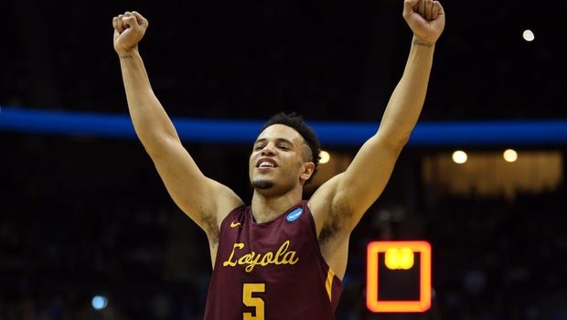 Loyola Ramblers board buses bound for Final Four in San Antonio
