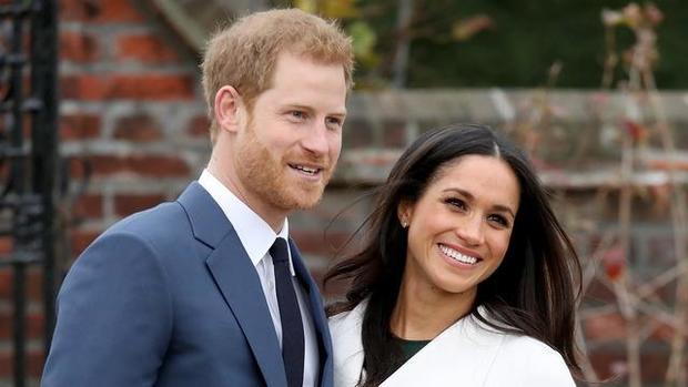 cbsn-fusion-royal-wedding-meghan-markle-prince-harry-father-wont-attend-thumbnail-1571227-640x360.jpg 