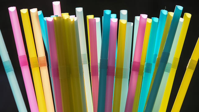plastic-straws.jpg 